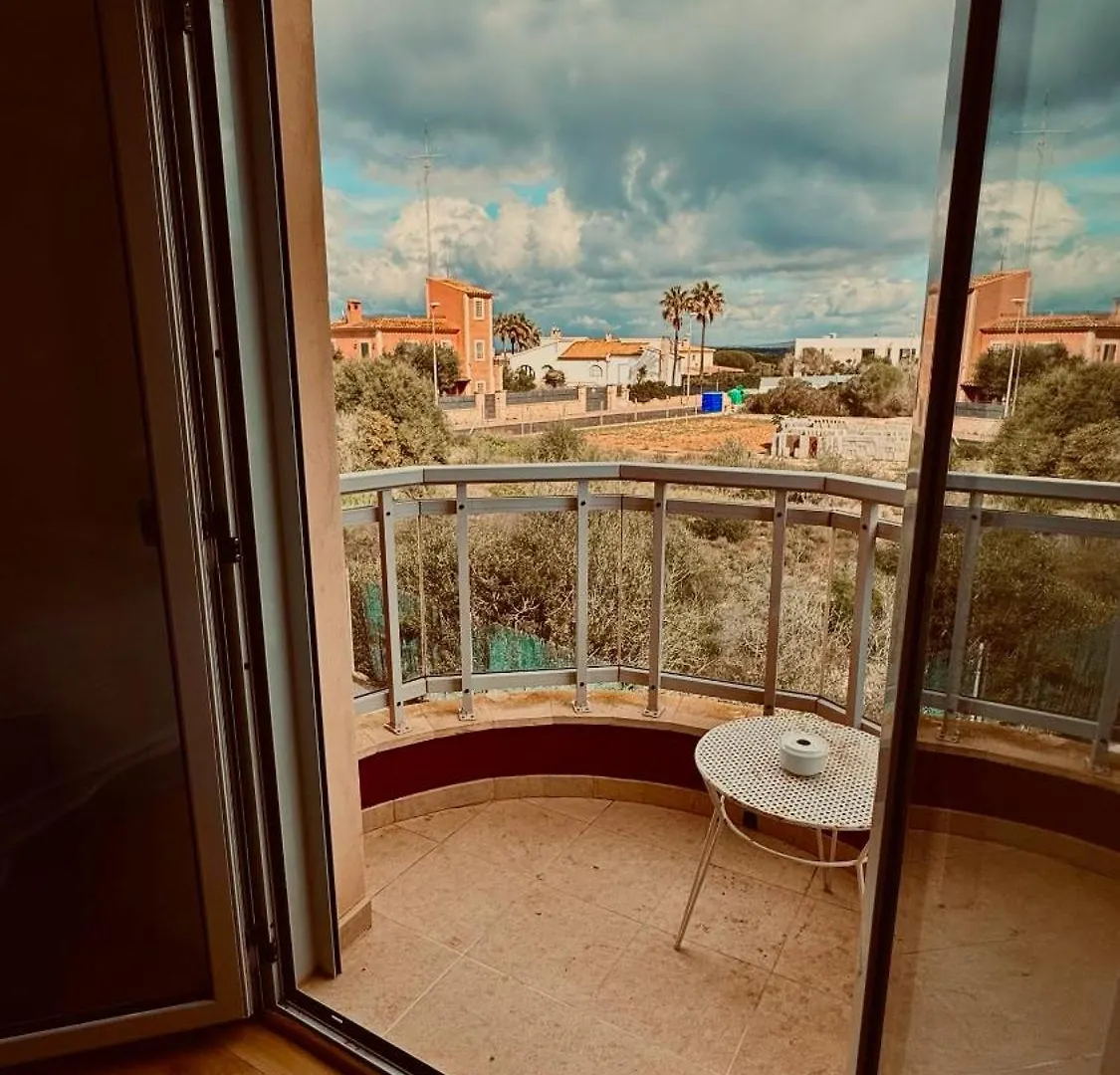 Red House Bed & Breakfast Llucmajor  Llucmajor (Mallorca)