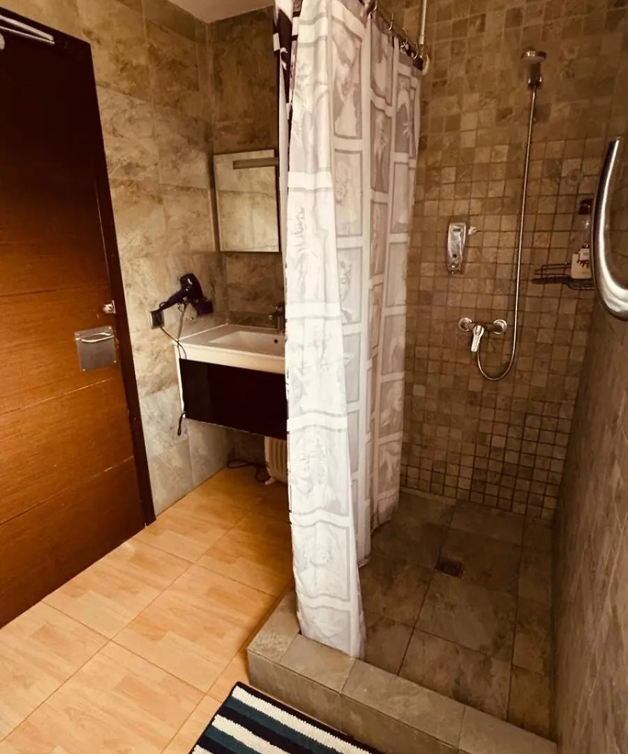 Homestay Red House Bed & Breakfast Llucmajor