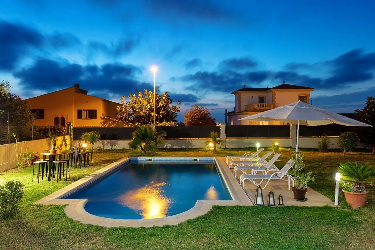 Red House Bed & Breakfast Llucmajor  0*, Llucmajor (Mallorca)
