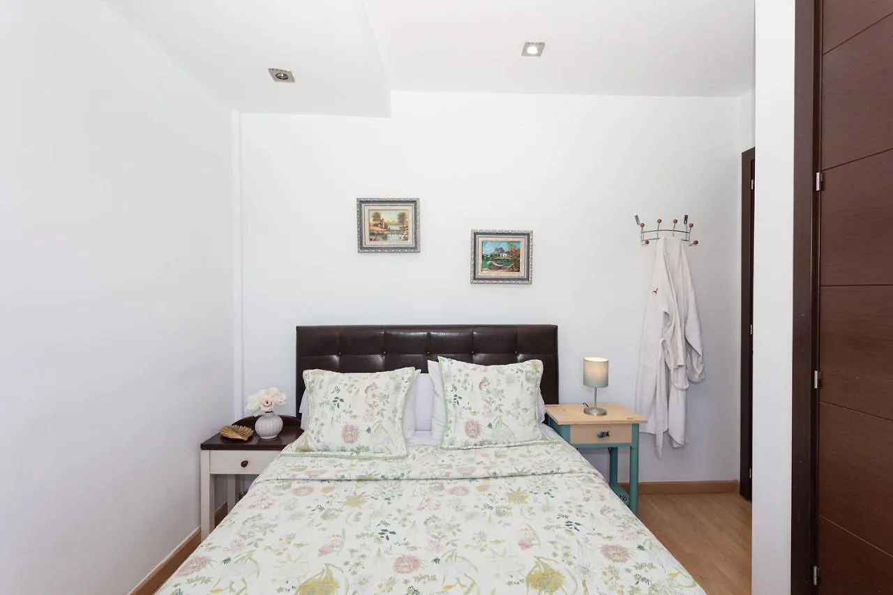 Red House Bed & Breakfast Llucmajor  Homestay