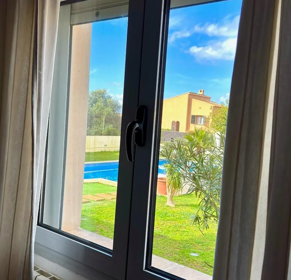 Red House Bed & Breakfast Llucmajor  0*, Llucmajor (Mallorca)